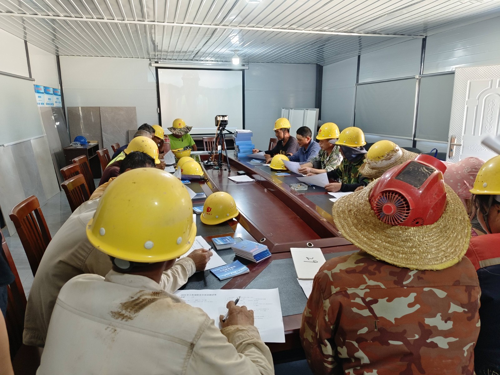 南平市質(zhì)量安全協(xié)會開展工傷預(yù)防系列宣傳活動，為安全生產(chǎn)保駕護(hù)航