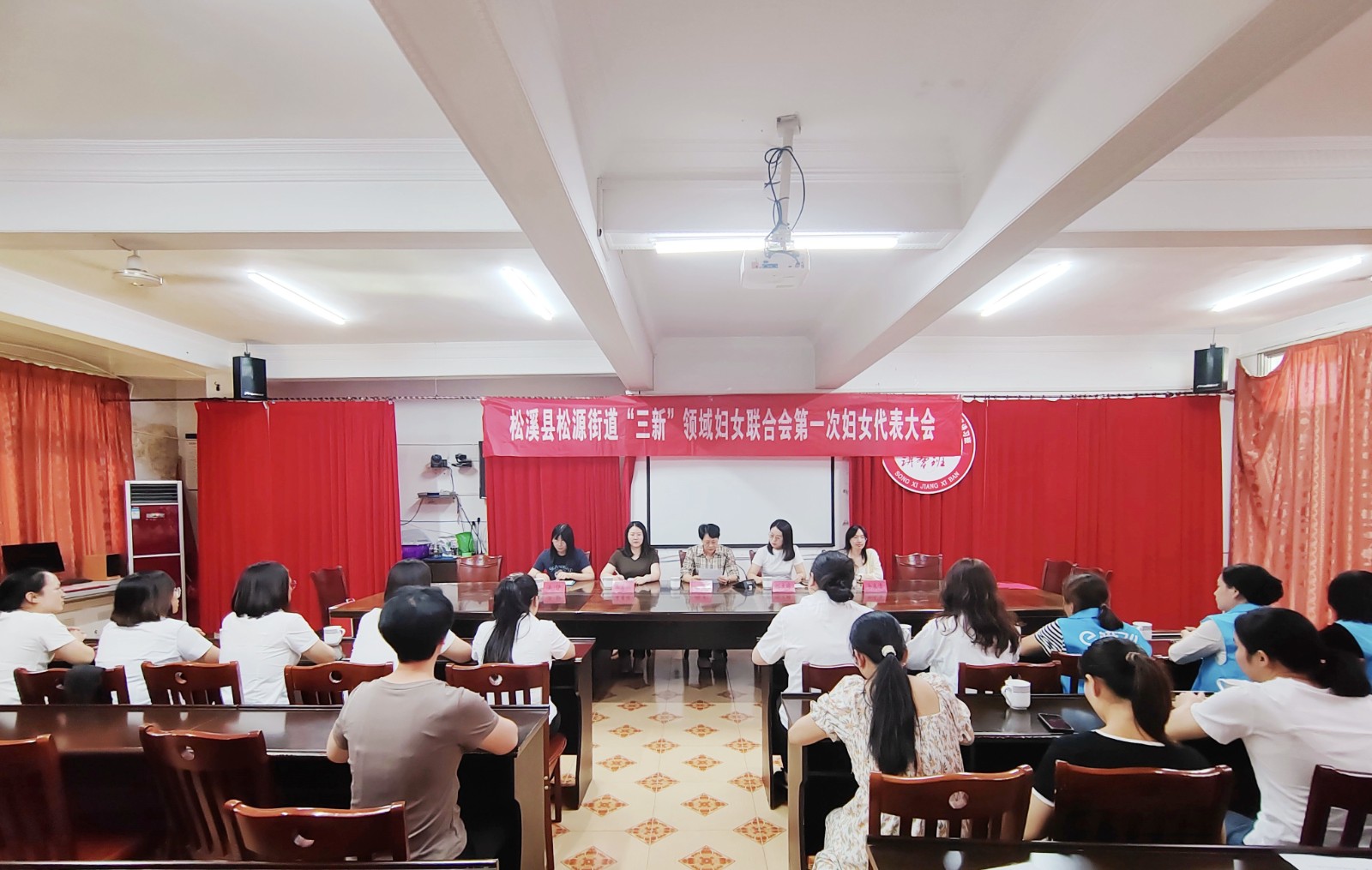 松源街道“三新”領(lǐng)域企業(yè)婦女聯(lián)合會、易順建工集團有限公司婦聯(lián)小組正式成立